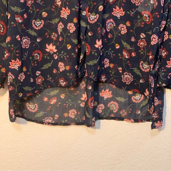 HOLLISTER Blouse Women’s Medium Button Navy Blue Sheer Pink Floral High Low. - Picture 5 of 12